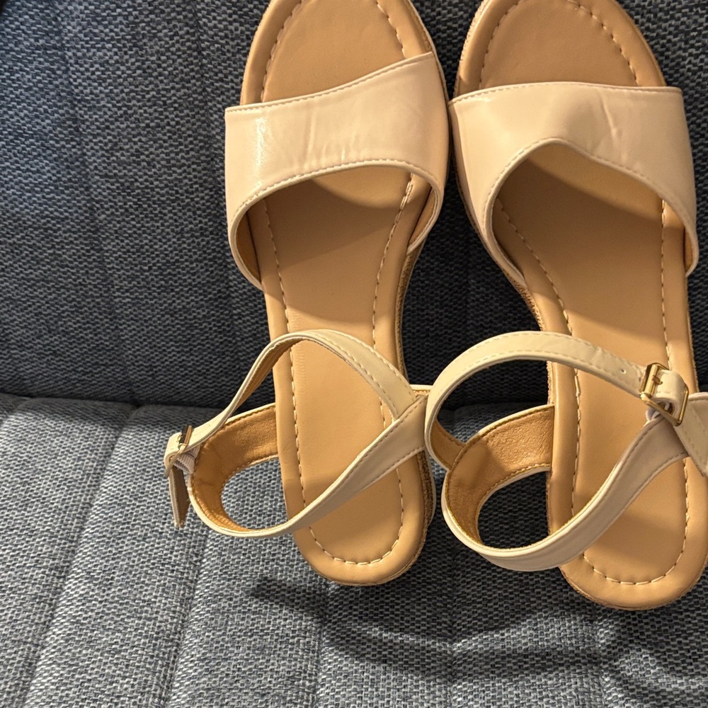 Source Unknown Cream Sandals